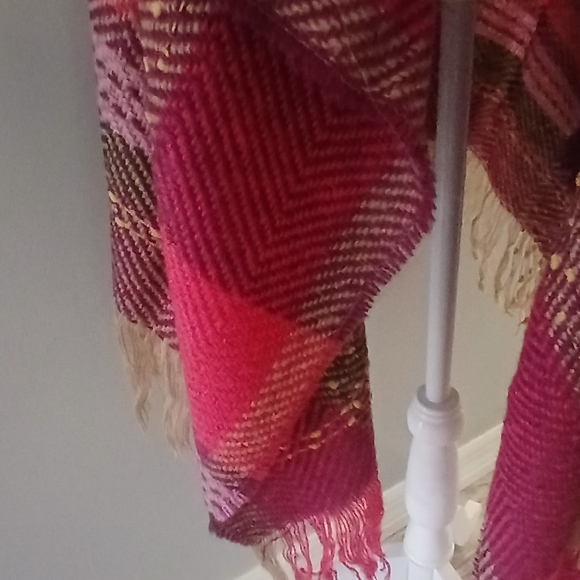 Catherines"s Elegant Shawl Wrap In Shades of Burgundy.  NWT - Picture 3 of 7